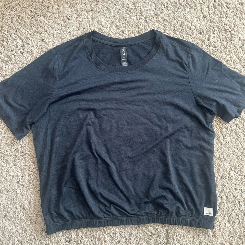 Vuori Elastic waist tee.